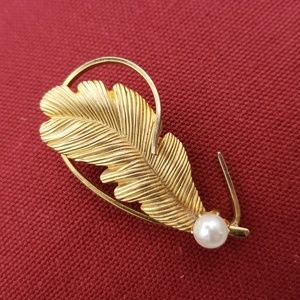 Vintage Feather Pin